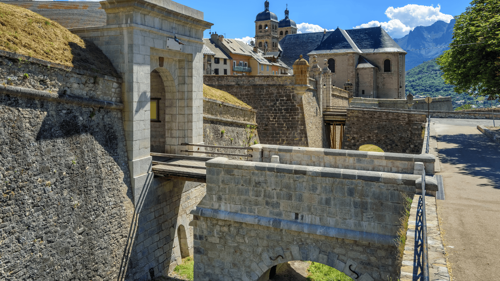 les forts de la vieille ville briancon