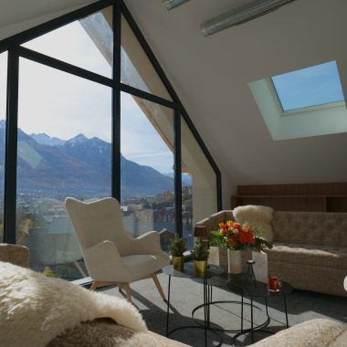 Salle séminaire espace pause café vue montagne Salle séminaire hôtel Briancon Caserne Garrigae espace pause et vue sur Serre Chevalier