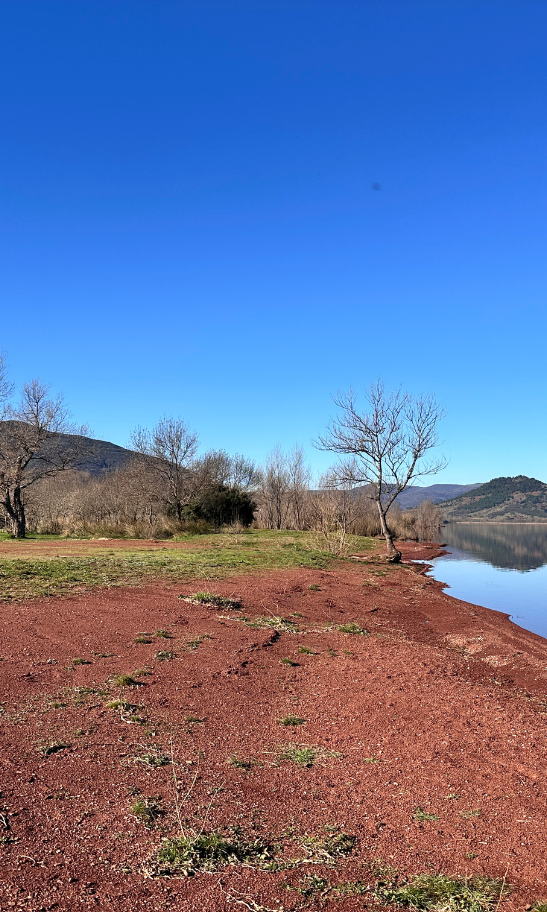 lac du salagou pezenas